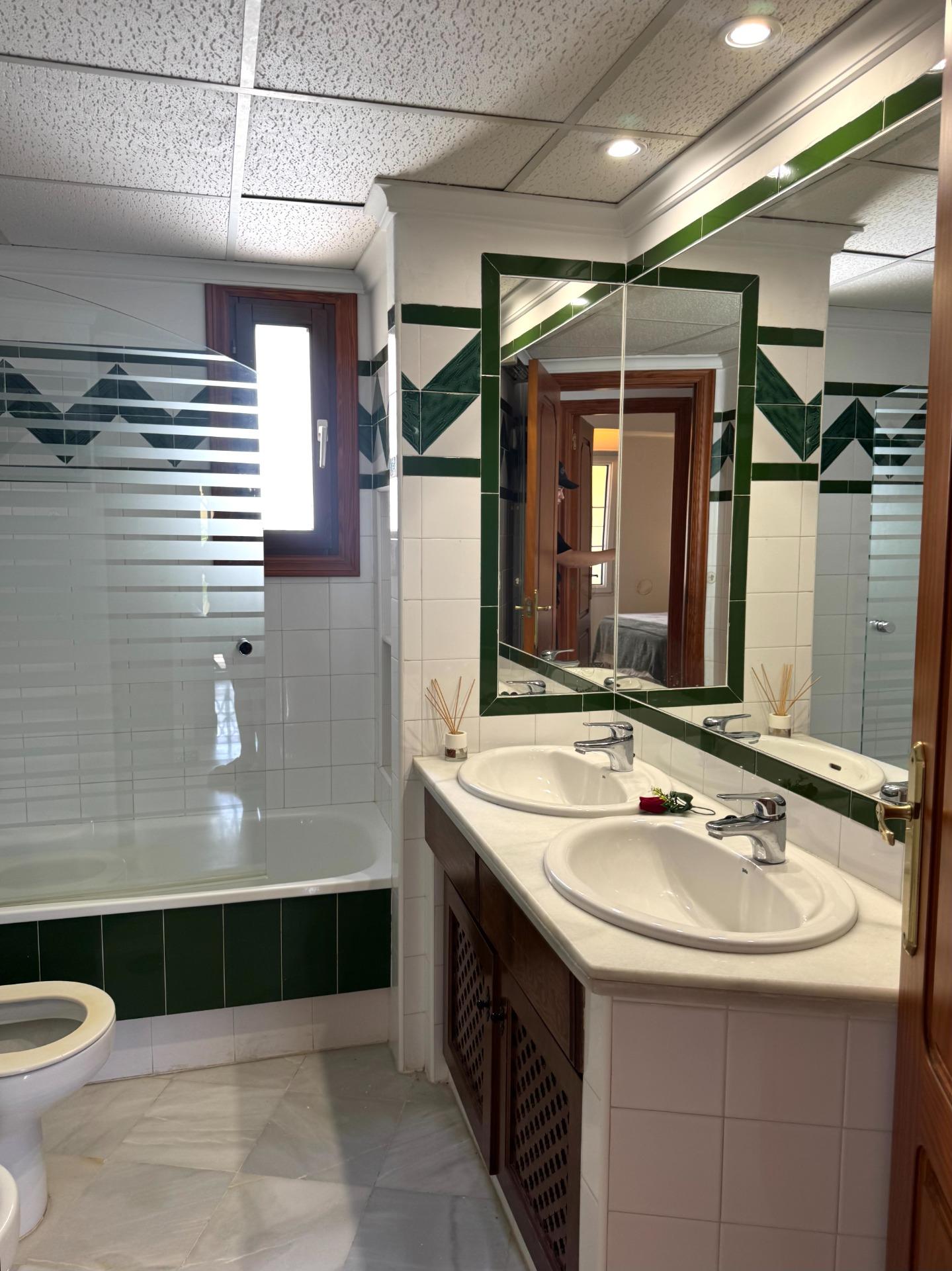 3 Bed, 2 Bath, ApartmentFor Sale, Torrevieja, Alicante