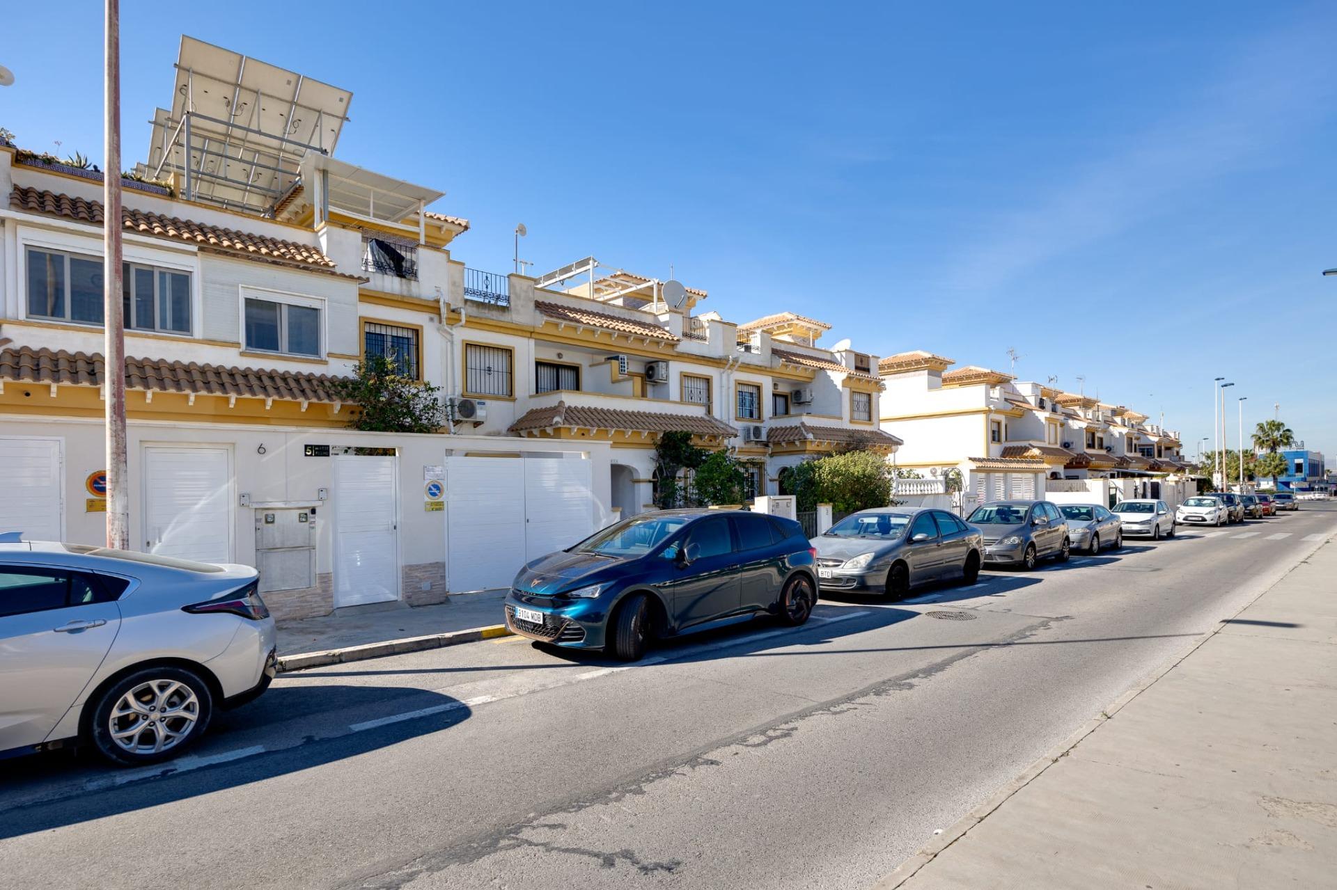 3 Bed, 1 Bath, HouseFor Sale, Torrevieja, Alicante