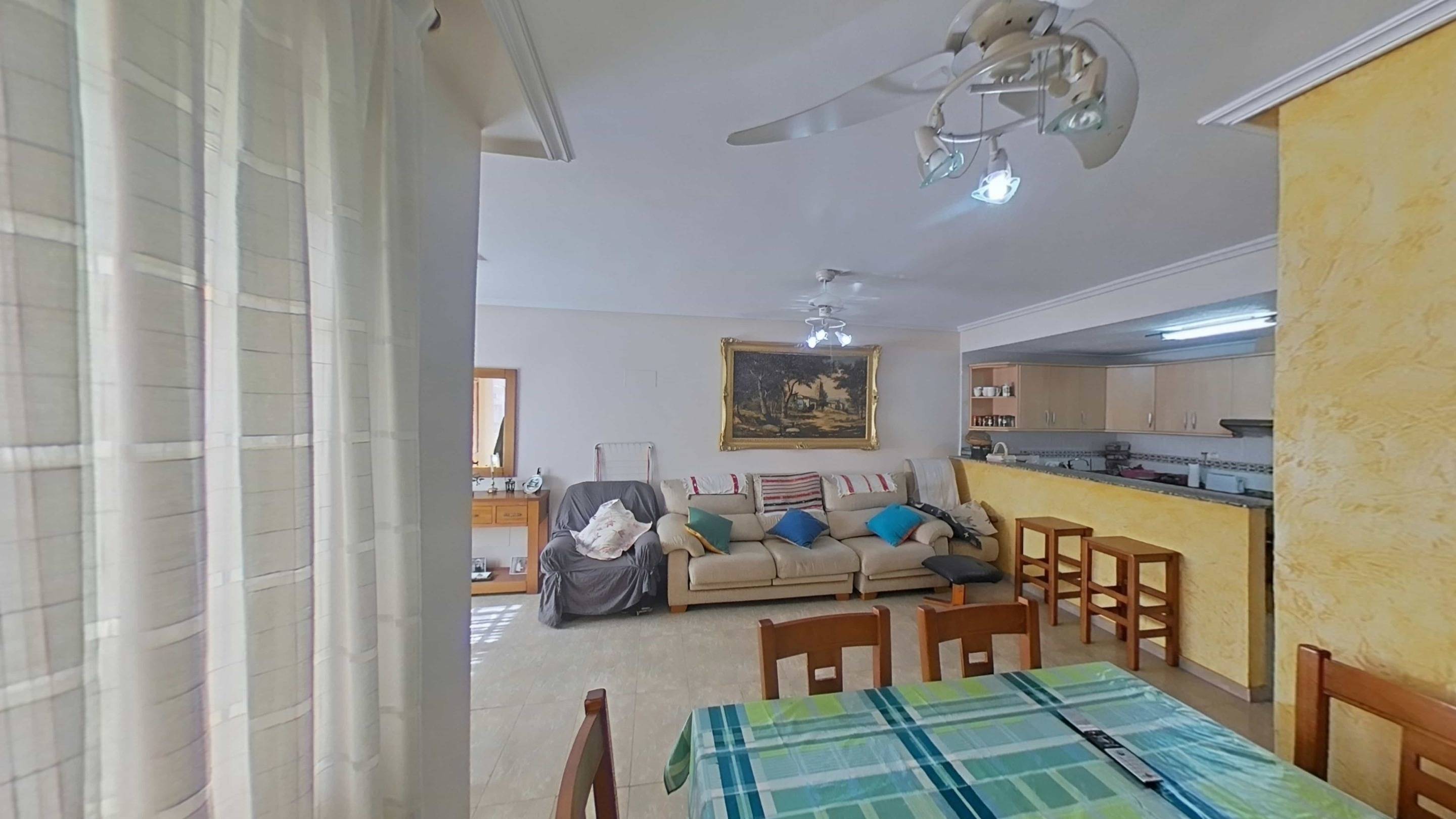 4 Bed, 2 Bath, ApartmentFor Sale, Torrevieja, Alicante