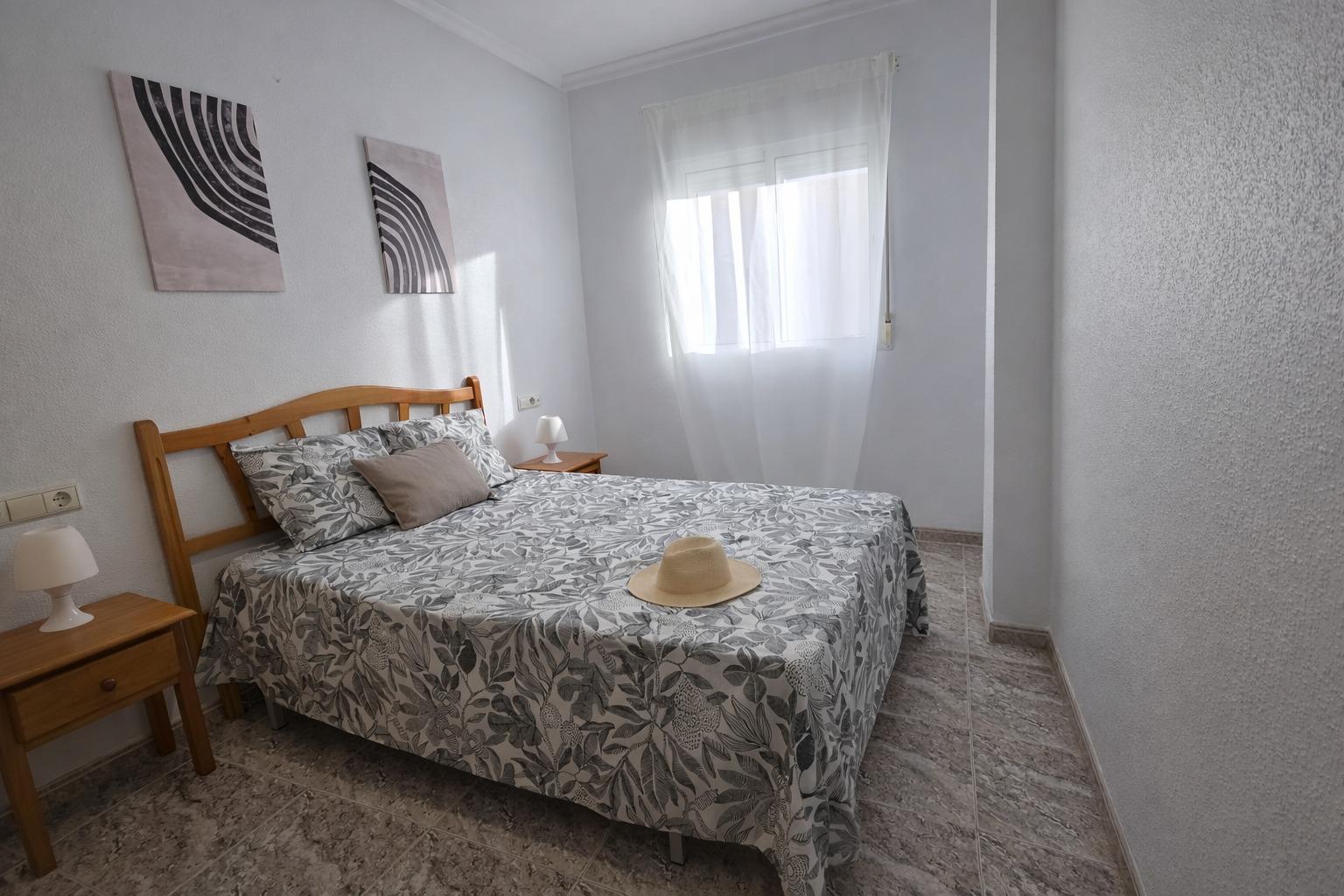 2 Bed, 1 Bath, ApartmentFor Sale, Torrevieja, Alicante