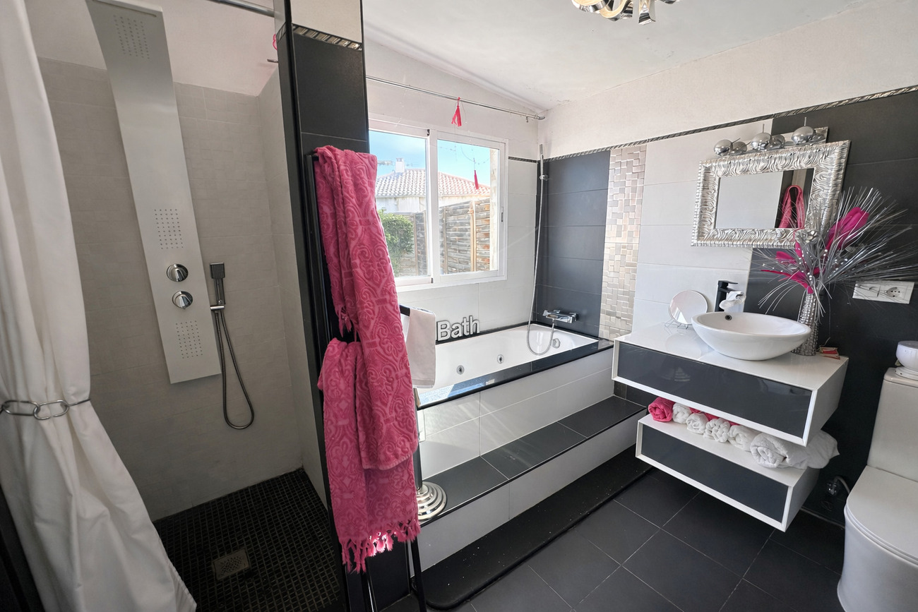 8 Bed, 6 Bath, HouseFor Sale, Castalla, Alicante