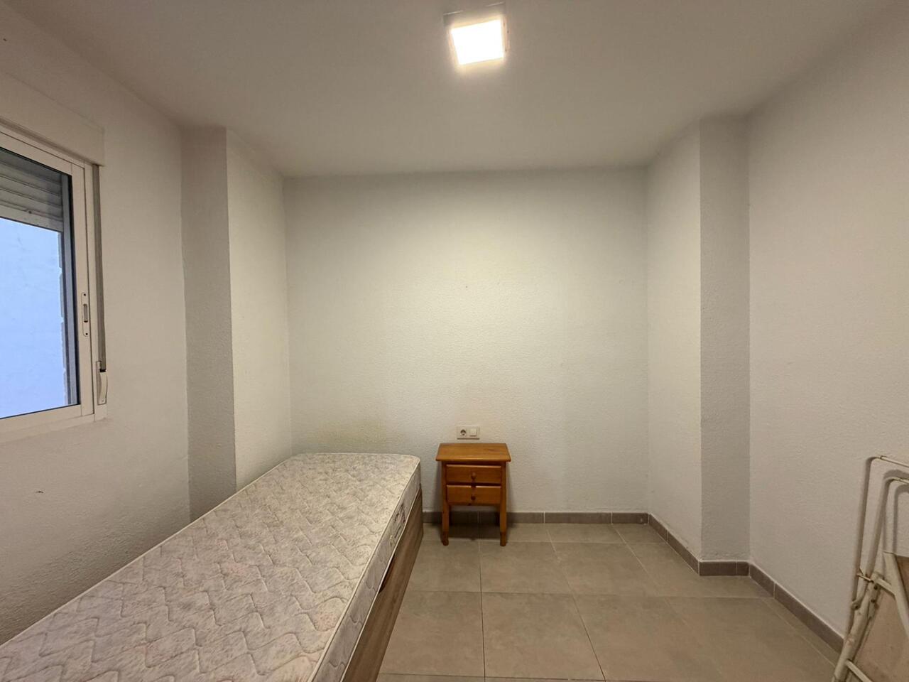 4 Bed, 2 Bath, ApartmentFor Sale, Torrevieja, Alicante