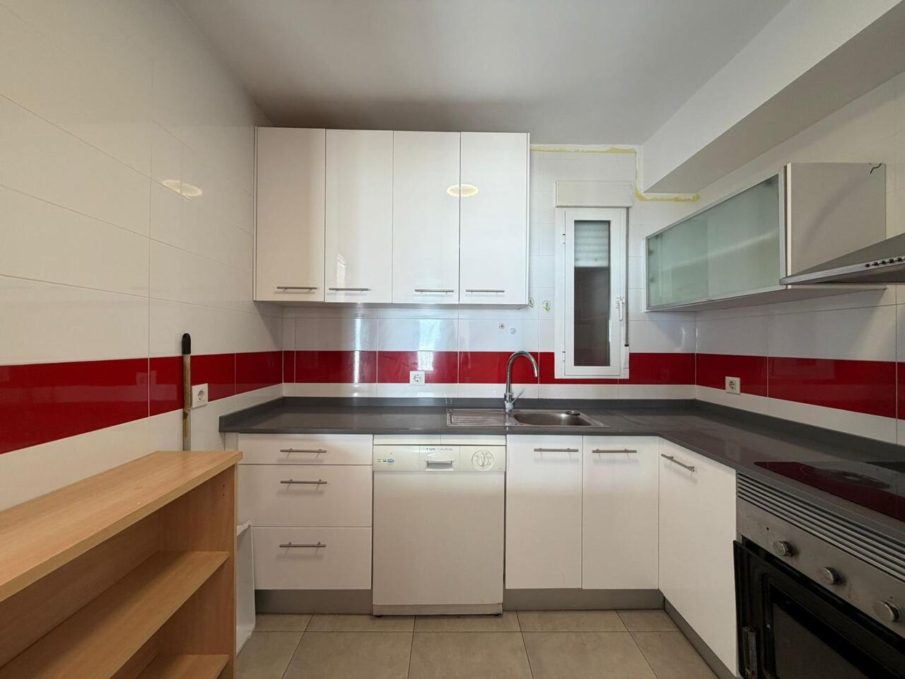 4 Bed, 2 Bath, ApartmentFor Sale, Torrevieja, Alicante