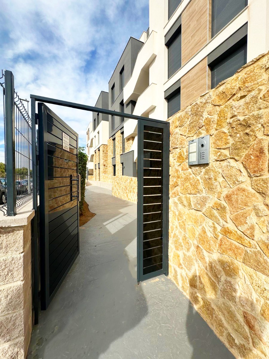 2 Bed, 2 Bath, ApartmentFor Sale, Torrevieja, Alicante