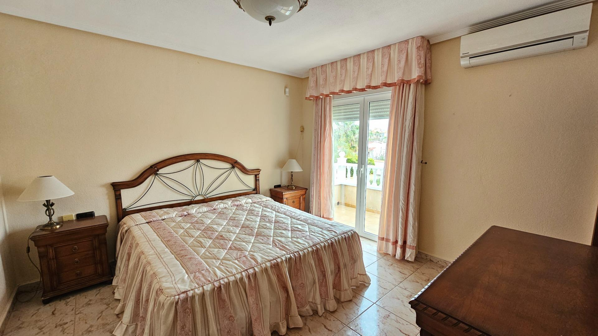 3 Bed, 3 Bath, HouseFor Sale, Torrevieja, Alicante