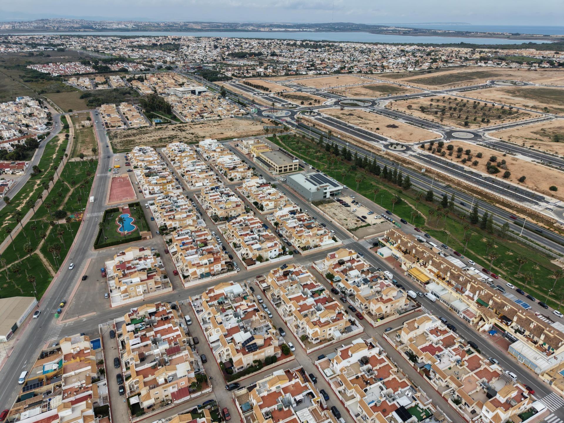 2 Bed, 1 Bath, HouseFor Sale, Torrevieja, Alicante