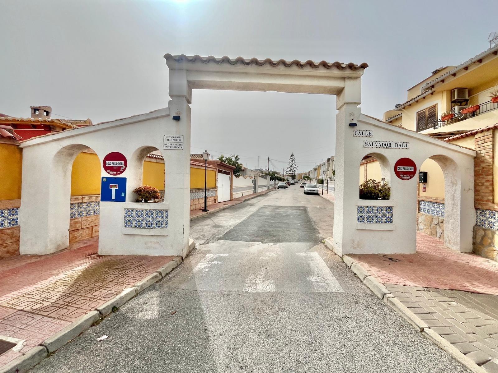2 Bed, 1 Bath, HouseFor Sale, Torrevieja, Alicante