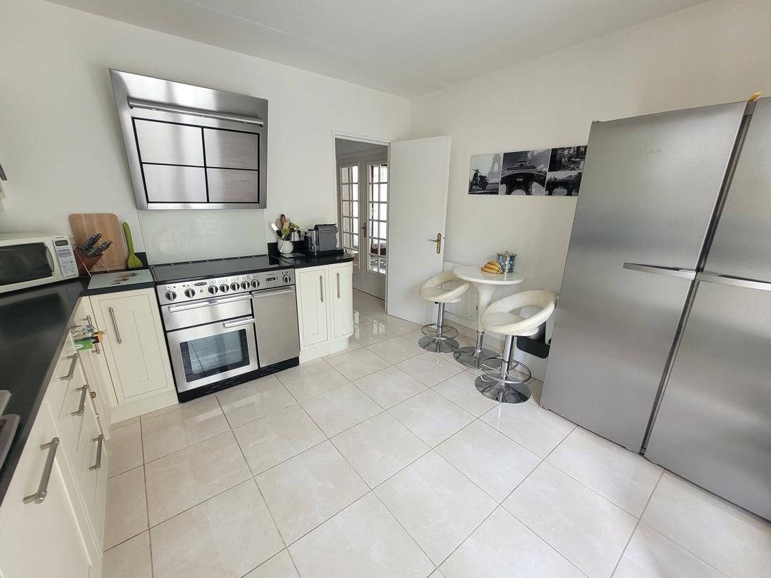 5 Bed, 3 Bath, HouseFor Sale, Puimisson, Herault, Languedoc-Roussillon, 34480