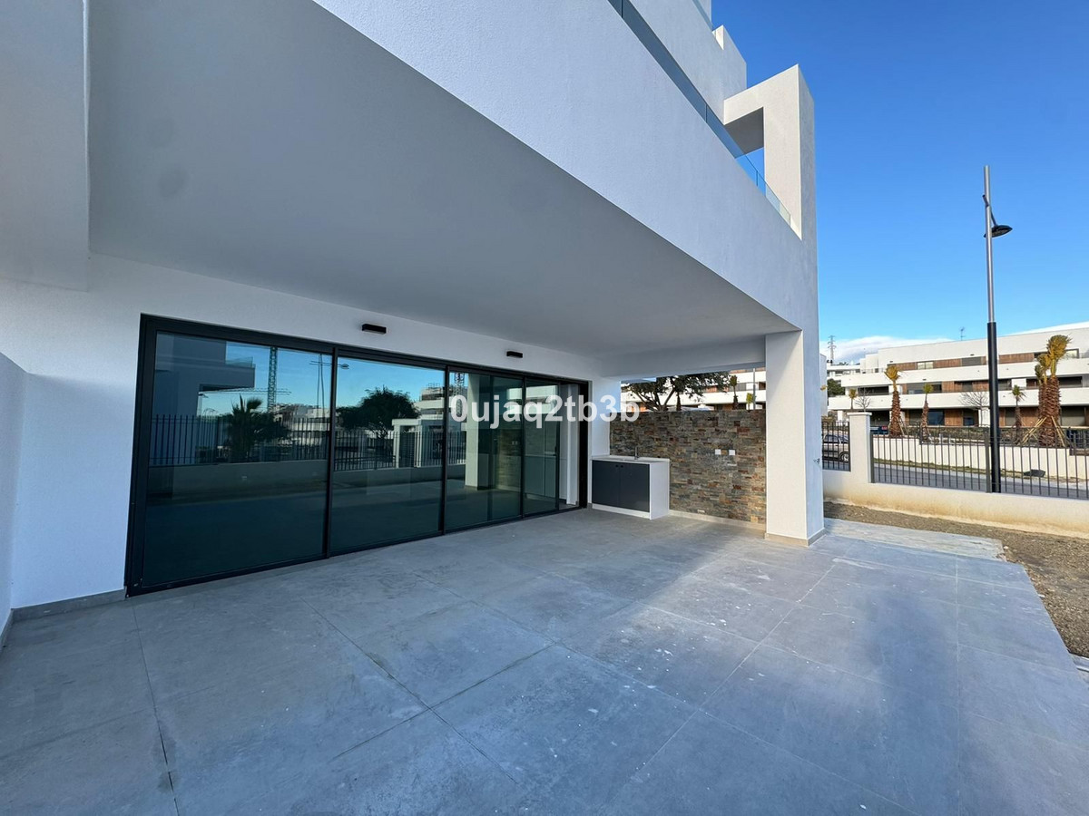 3 Bed, 2 Bath, ApartmentFor Sale, Estepona, Malaga