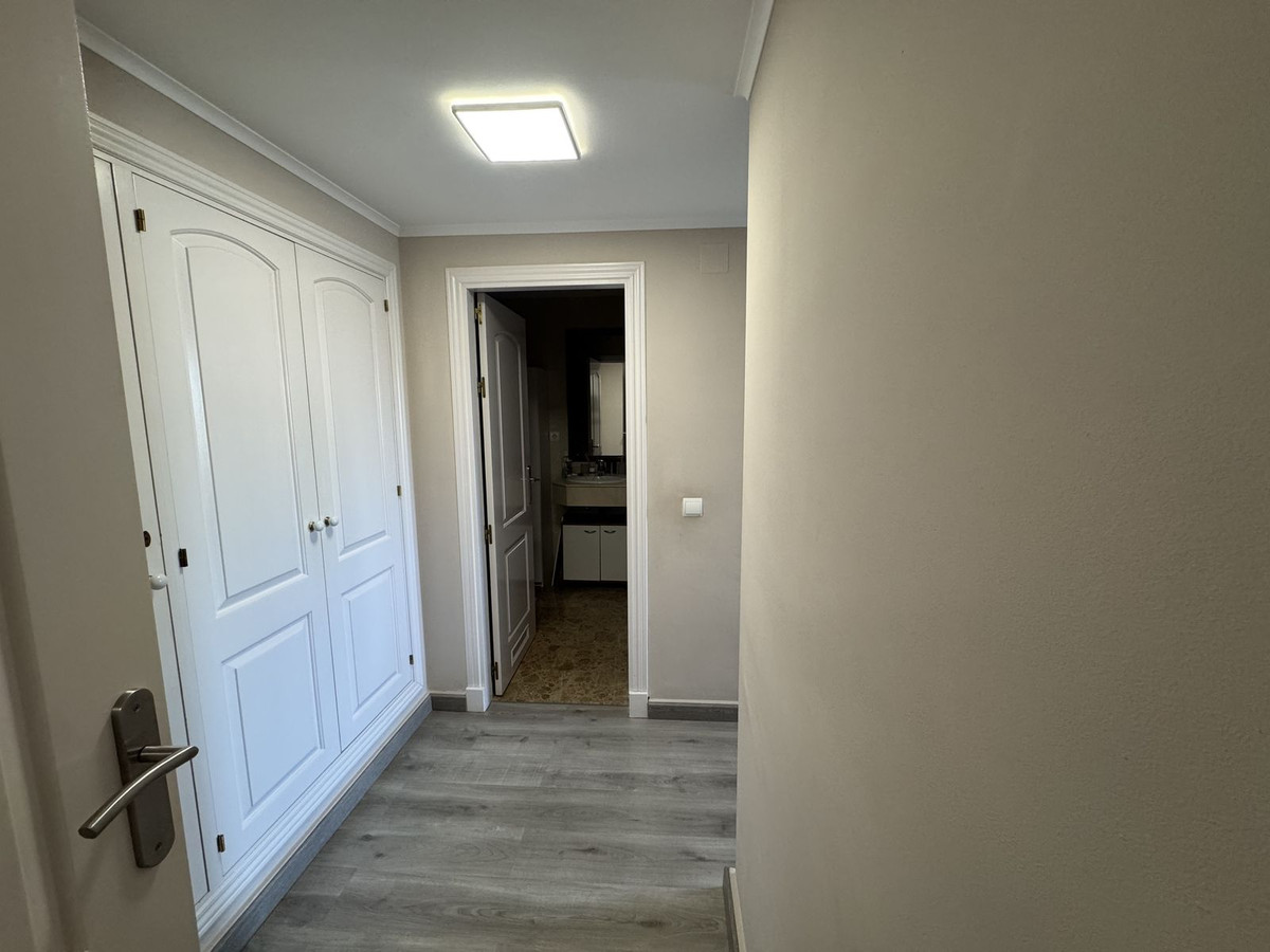3 Bed, 2 Bath, ApartmentFor Sale, San Pedro de Alcantara, Malaga