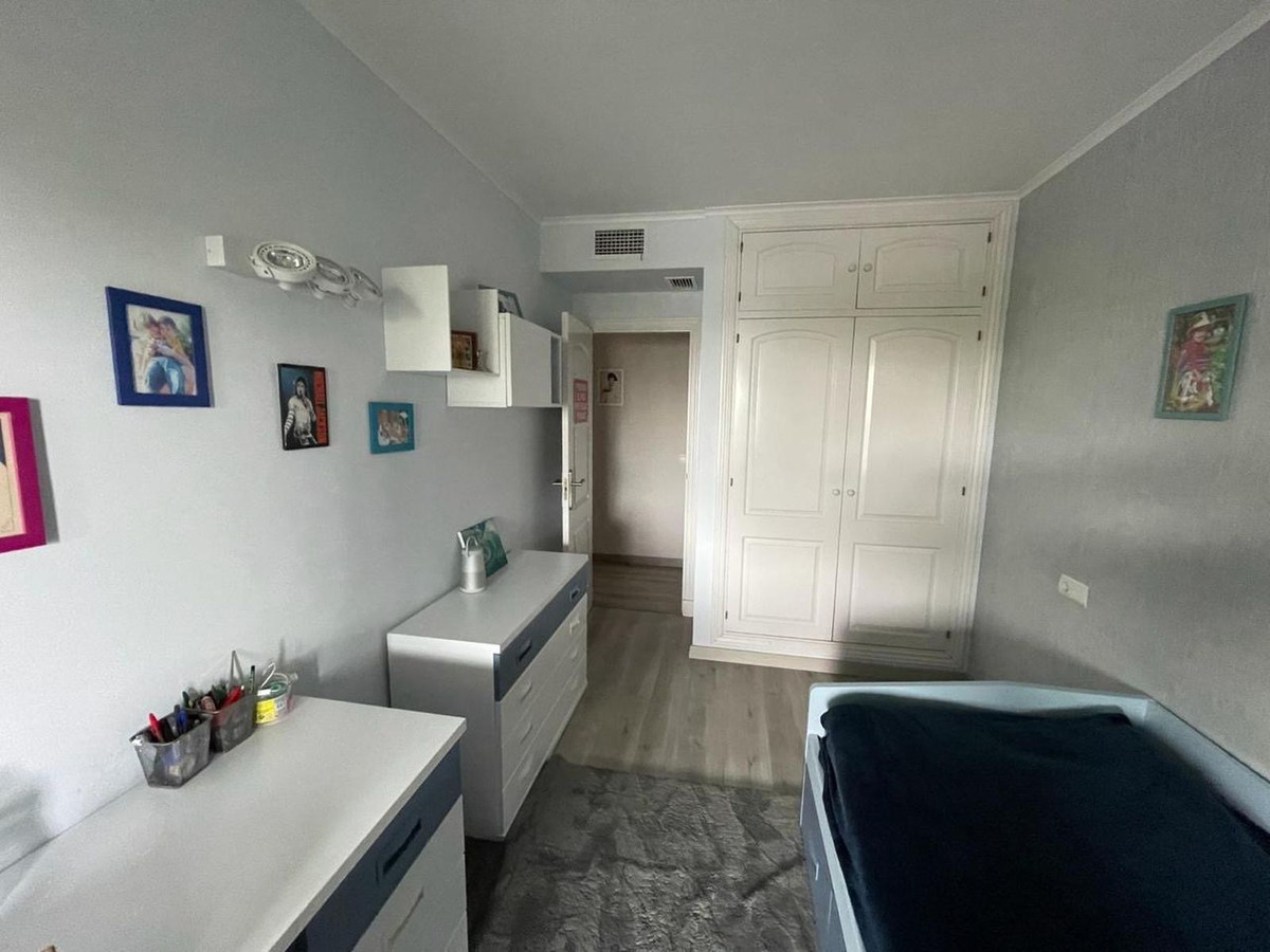 3 Bed, 2 Bath, ApartmentFor Sale, San Pedro de Alcantara, Malaga