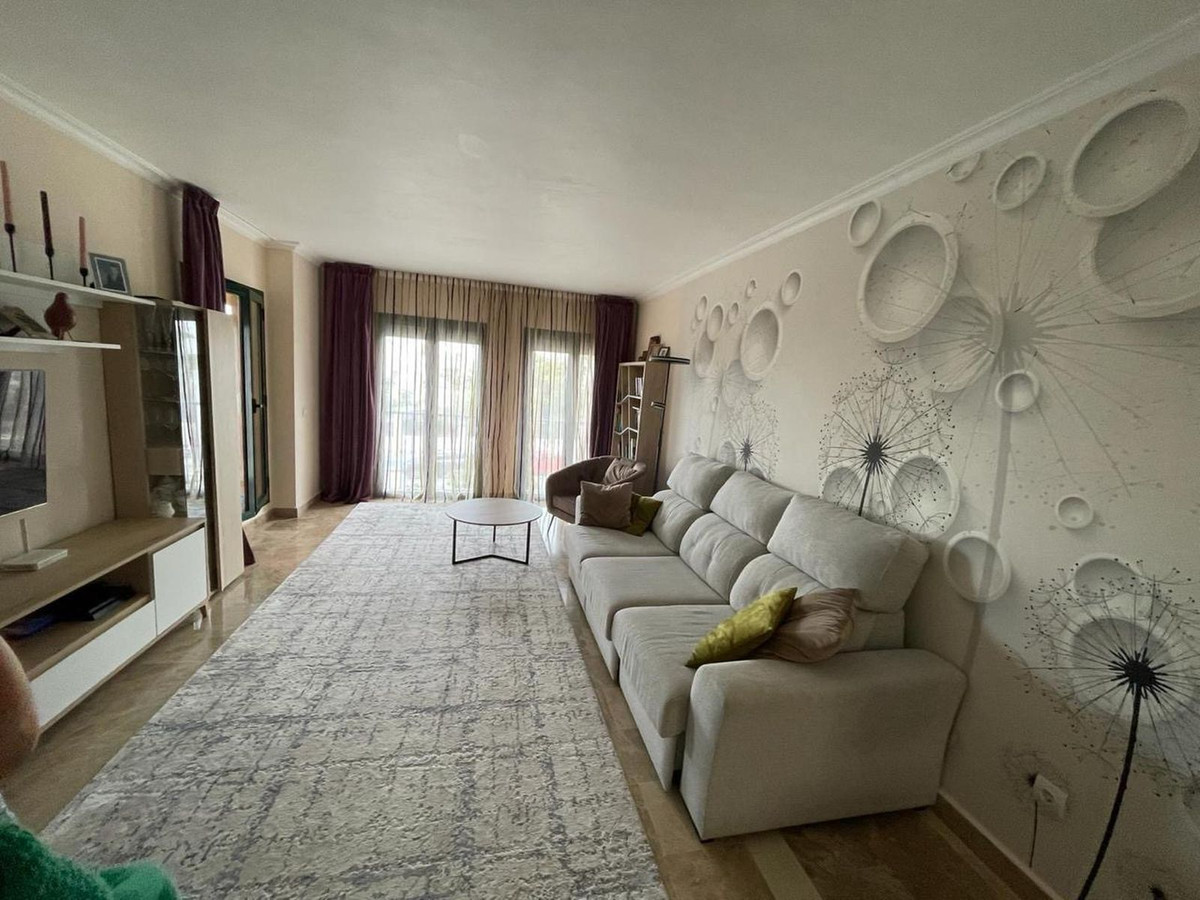 3 Bed, 2 Bath, ApartmentFor Sale, San Pedro de Alcantara, Malaga