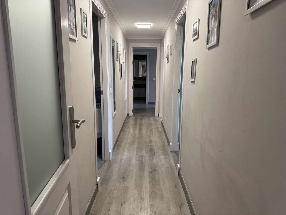 3 Bed, 2 Bath, ApartmentFor Sale, San Pedro de Alcantara, Malaga