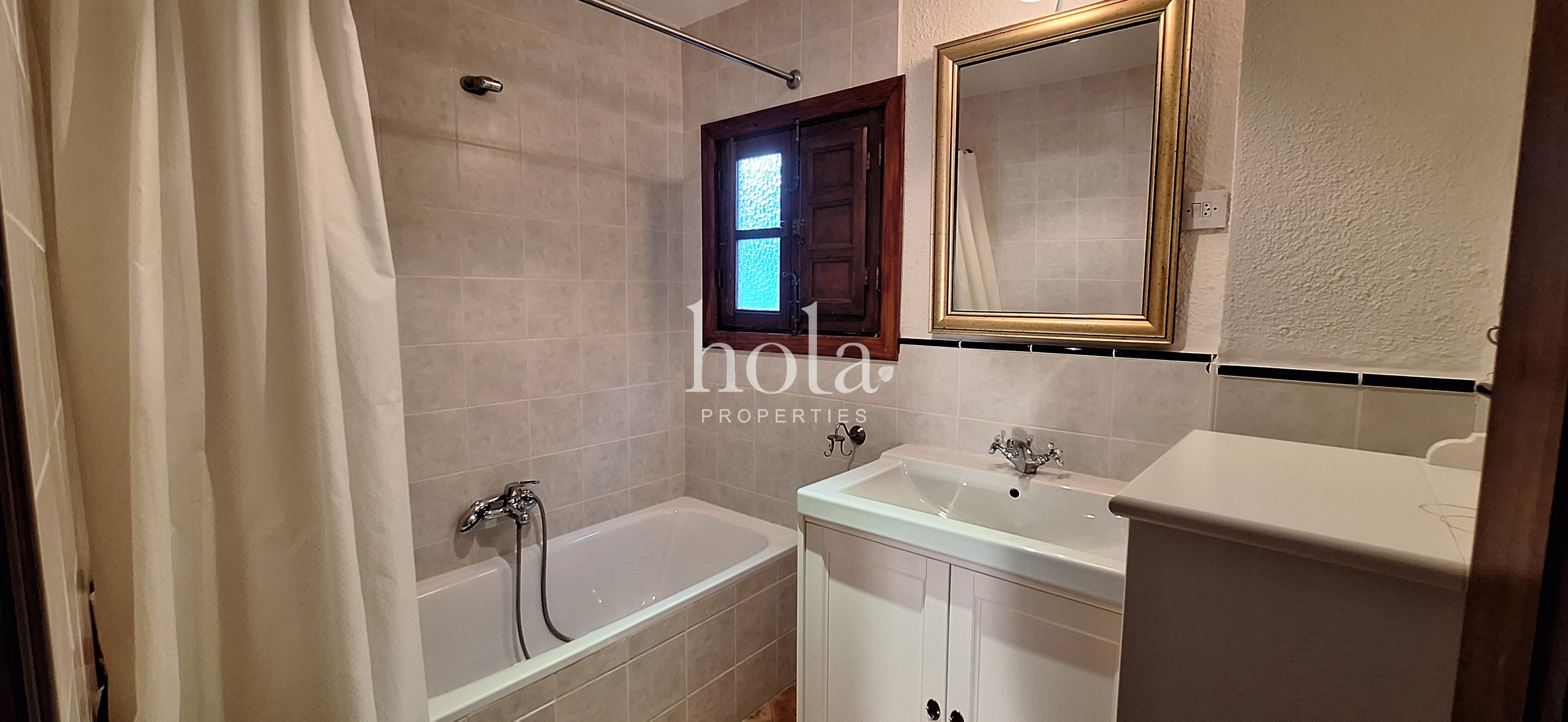 3 Bed, 2 Bath, HouseFor Sale, Niguelas, Granada