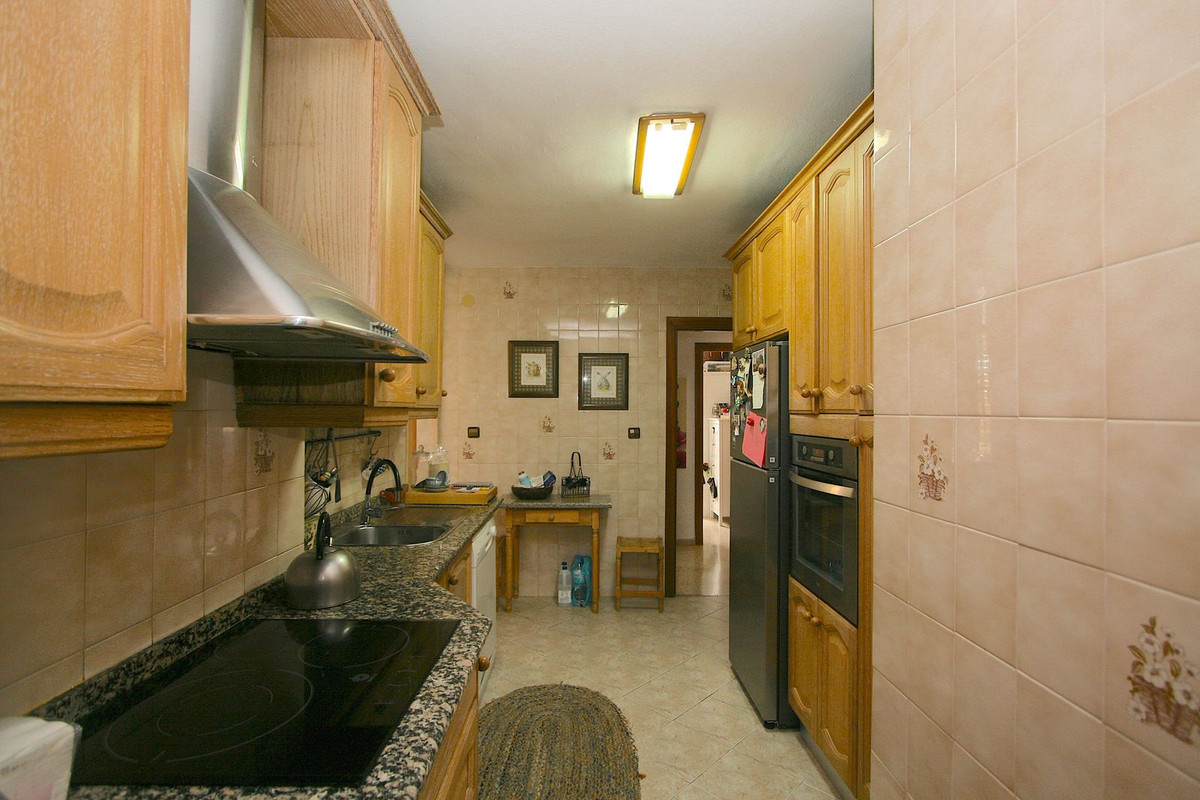 3 Bed, 2 Bath, ApartmentFor Sale, Fuengirola, Malaga