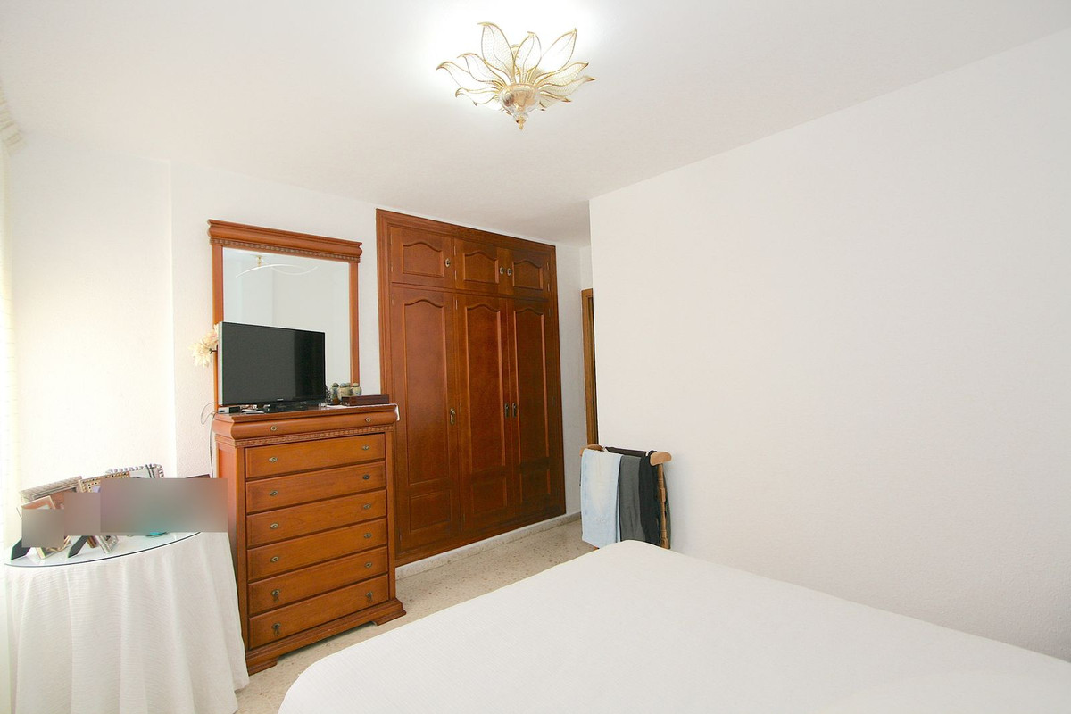 3 Bed, 2 Bath, ApartmentFor Sale, Fuengirola, Malaga