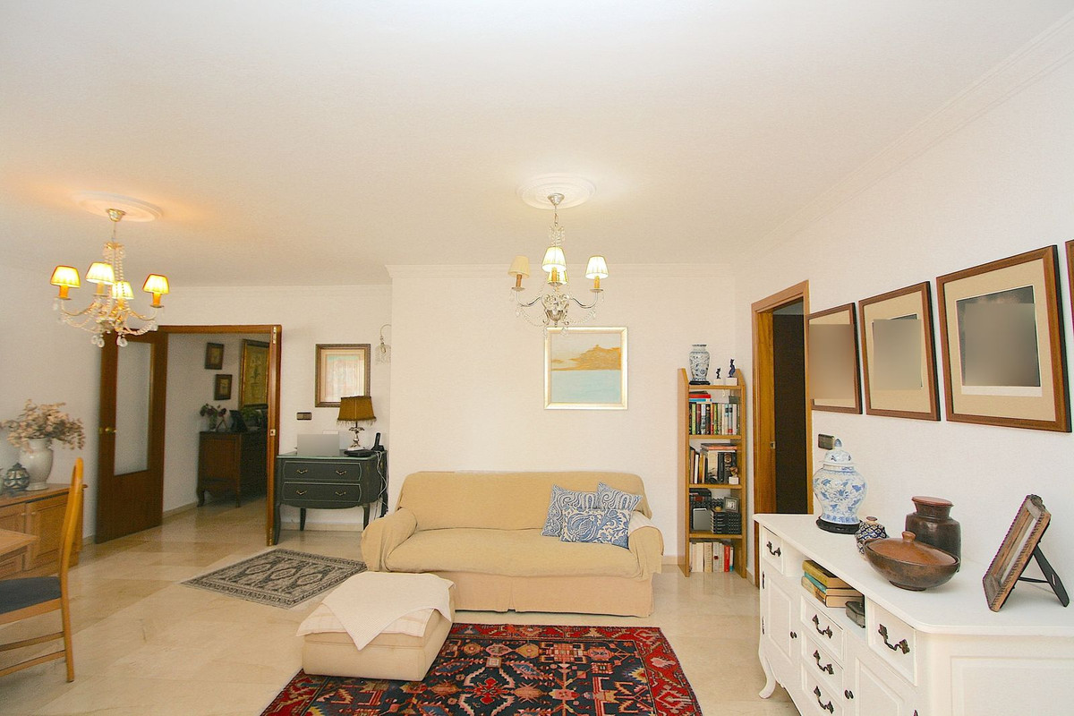 3 Bed, 2 Bath, ApartmentFor Sale, Fuengirola, Malaga