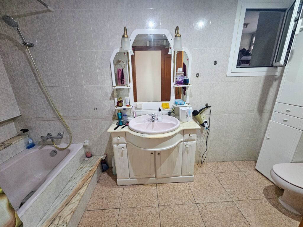 3 Bed, 1 Bath, ApartmentFor Sale, Oliva, Valencia, 46780