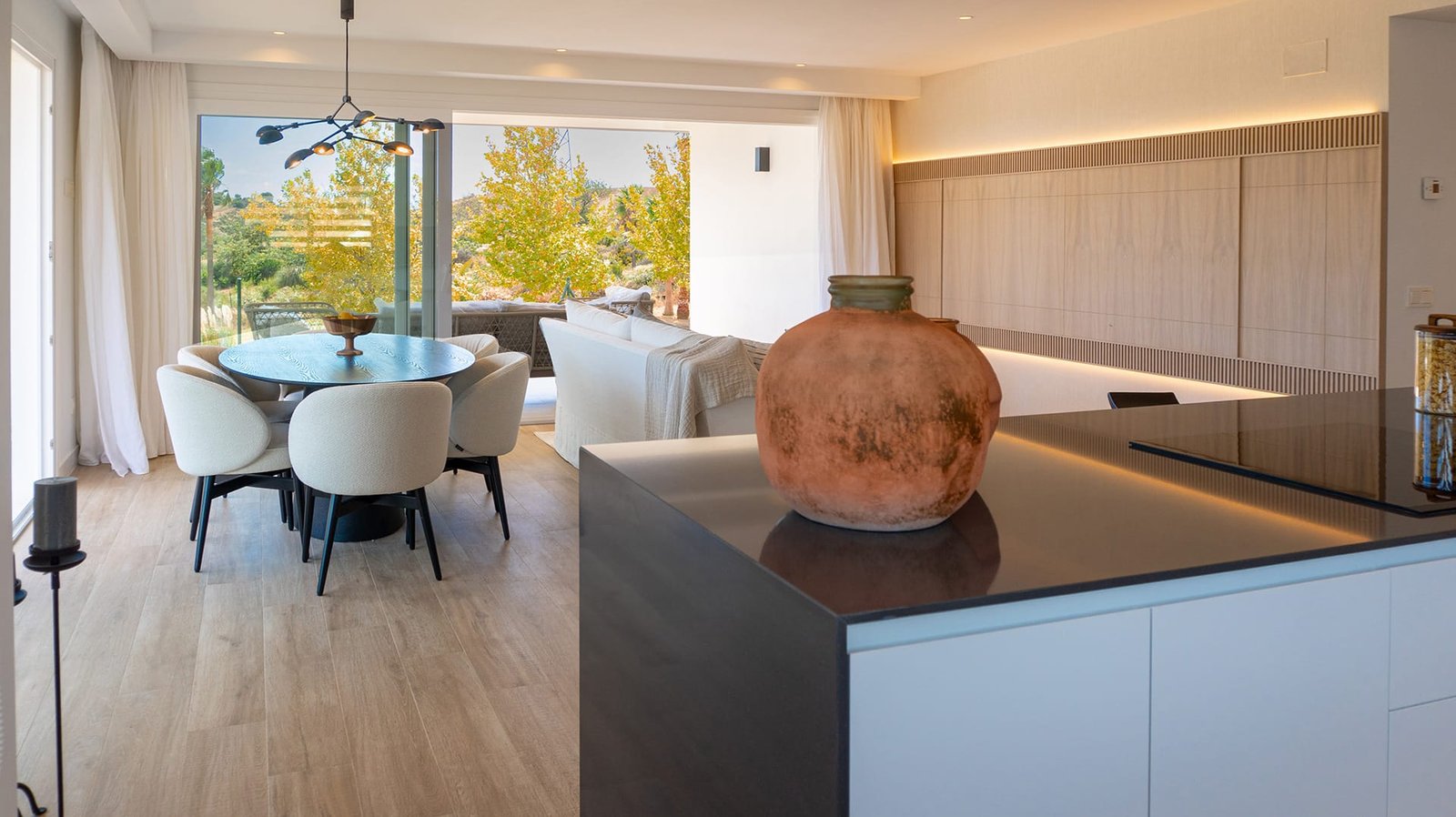 2 Bed, 2 Bath, ApartmentFor Sale, Estepona, Malaga