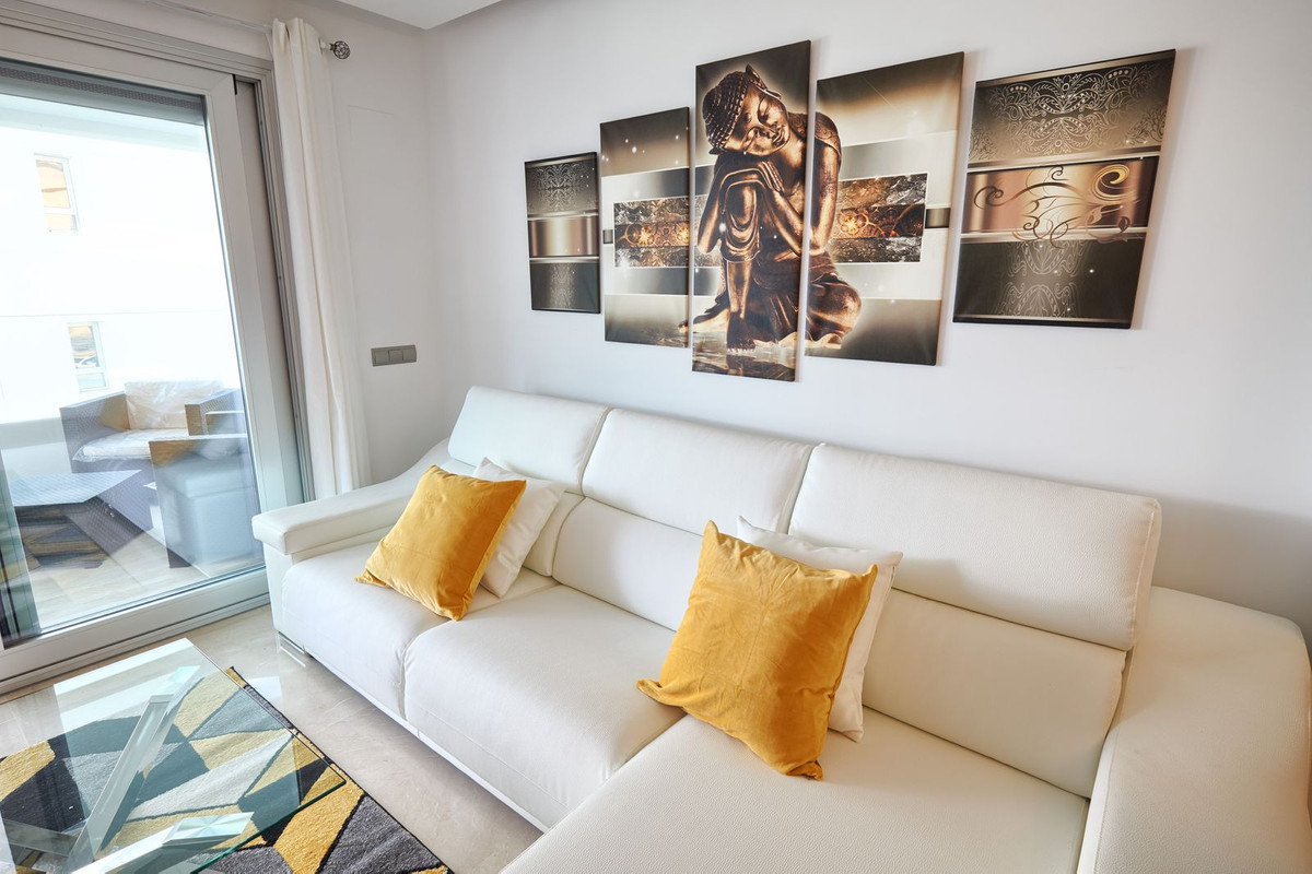 3 Bed, 2 Bath, ApartmentFor Sale, San Pedro de Alcantara, Malaga