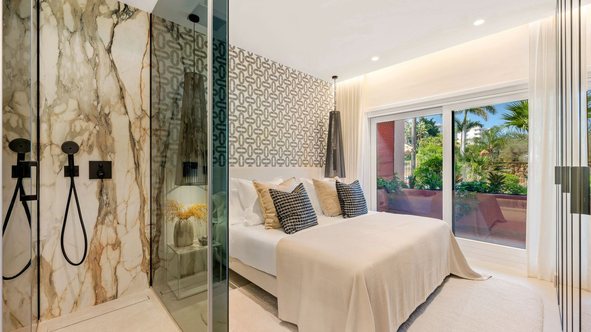 3 Bed, 3 Bath, ApartmentFor Sale, New Golden Mile, Malaga