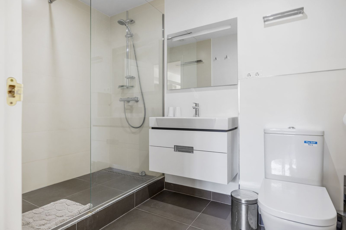 5 Bed, 4 Bath, HouseFor Sale, Benahavis, Malaga