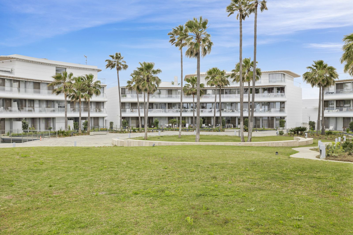 3 Bed, 2 Bath, ApartmentFor Sale, Estepona, Malaga