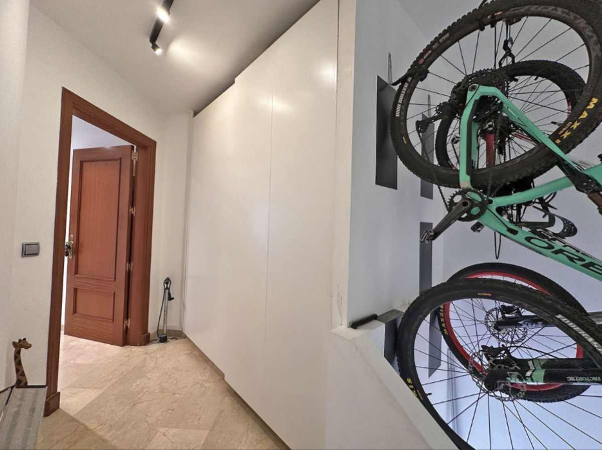 2 Bed, 1 Bath, ApartmentFor Sale, Cerros del Aguila, Malaga