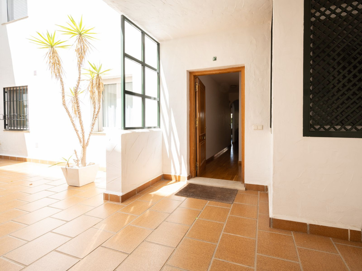 2 Bed, 1 Bath, ApartmentFor Sale, Marbella, Malaga