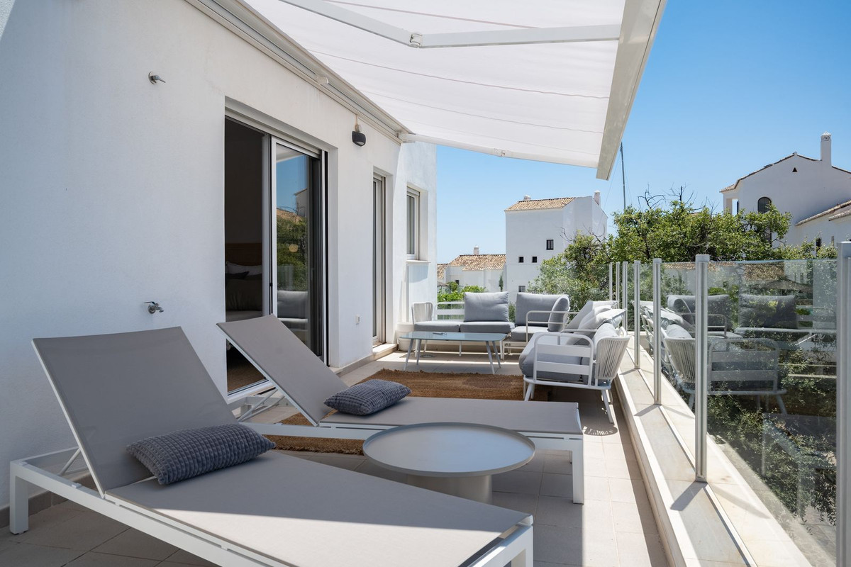 3 Bed, 3 Bath, ApartmentFor Sale, Los Monteros, Malaga