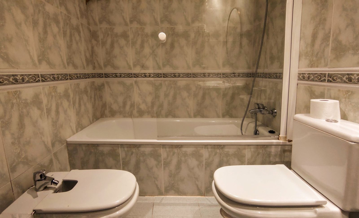 2 Bed, 2 Bath, ApartmentFor Sale, Puerto Banus, Malaga