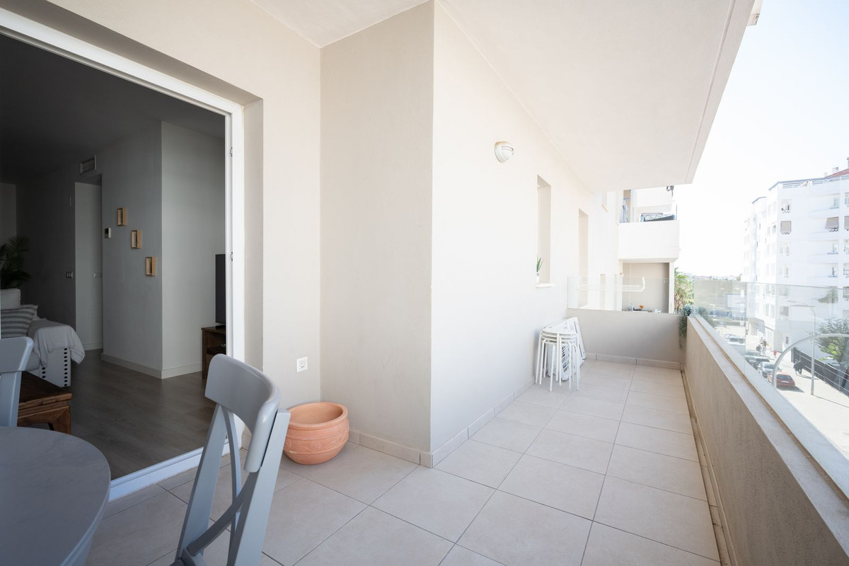 3 Bed, 2 Bath, ApartmentFor Sale, Nueva Andalucia, Malaga