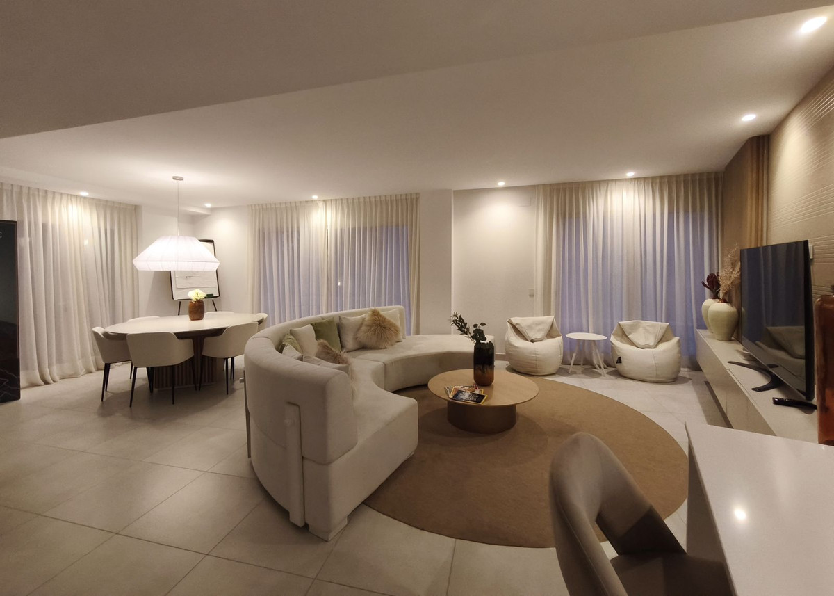 3 Bed, 3 Bath, ApartmentFor Sale, Los Monteros, Malaga