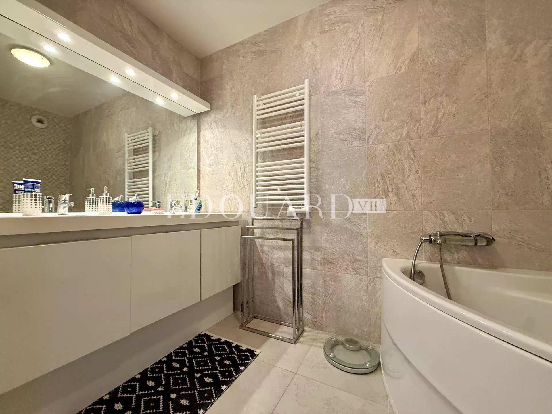 3 Bed, 2 Bath, ApartmentFor Sale, Menton, Alpes-Maritimes