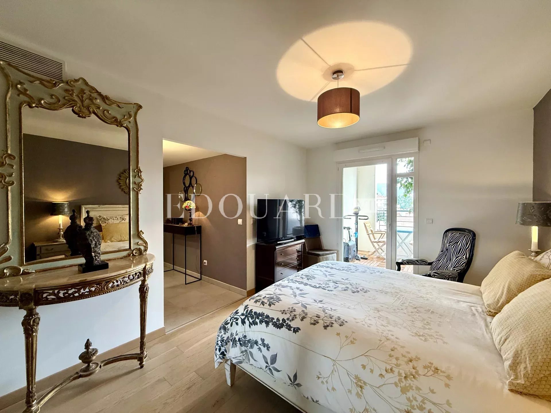 3 Bed, 2 Bath, ApartmentFor Sale, Menton, Alpes-Maritimes