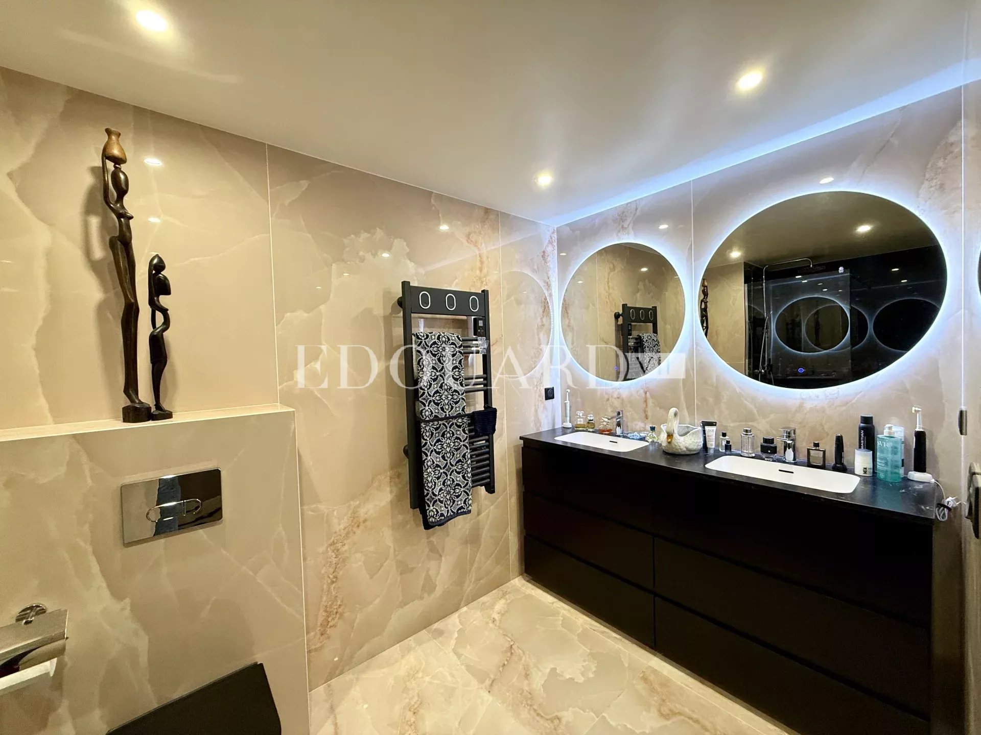 3 Bed, 2 Bath, ApartmentFor Sale, Menton, Alpes-Maritimes