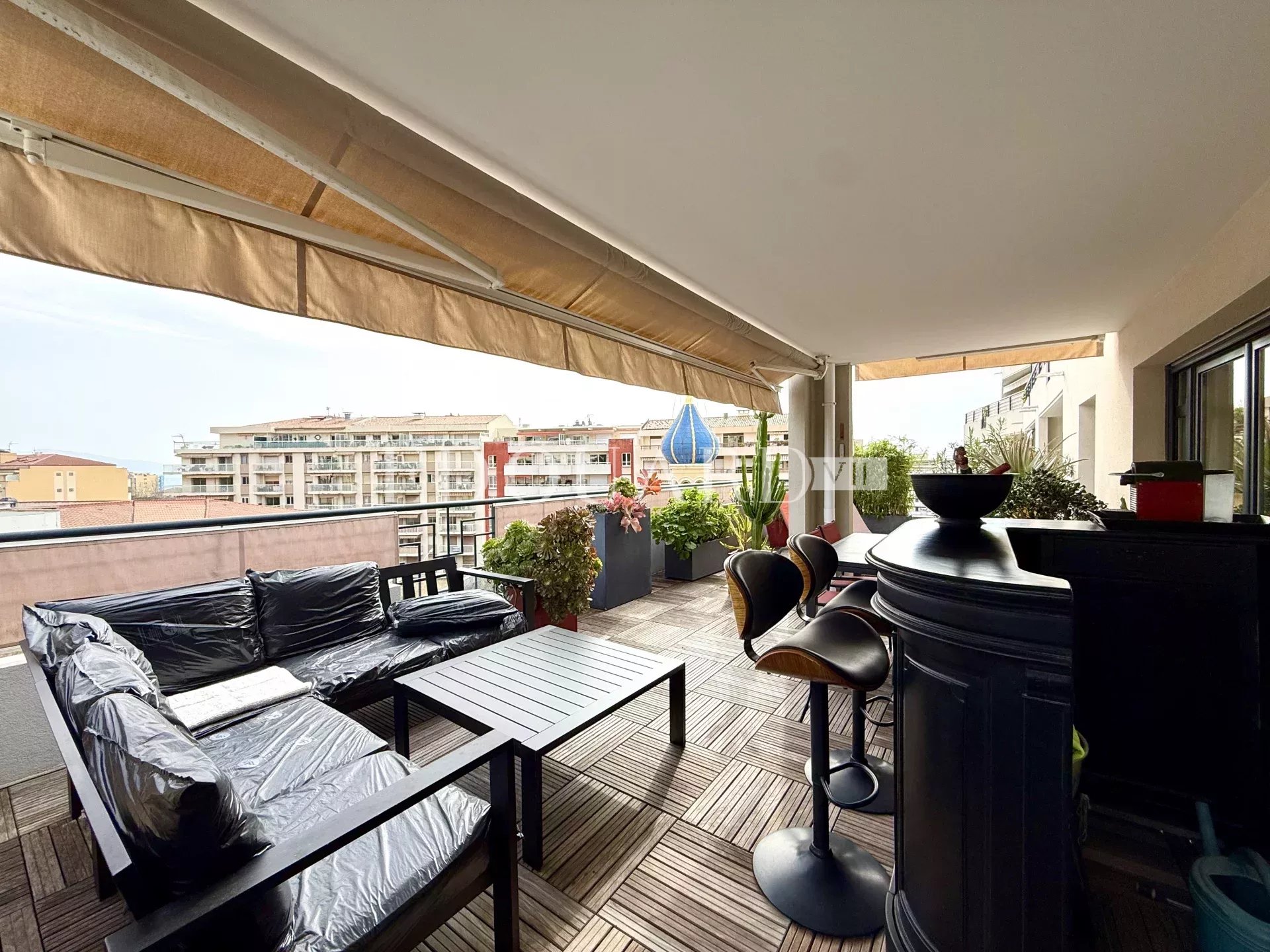 3 Bed, 2 Bath, ApartmentFor Sale, Menton, Alpes-Maritimes