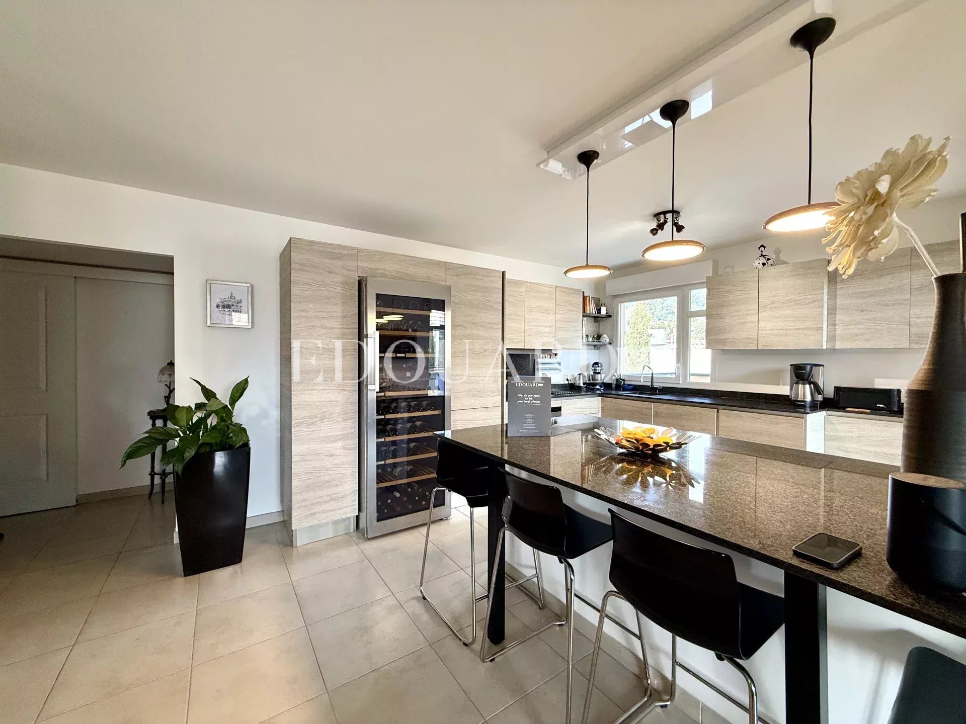 3 Bed, 2 Bath, ApartmentFor Sale, Menton, Alpes-Maritimes