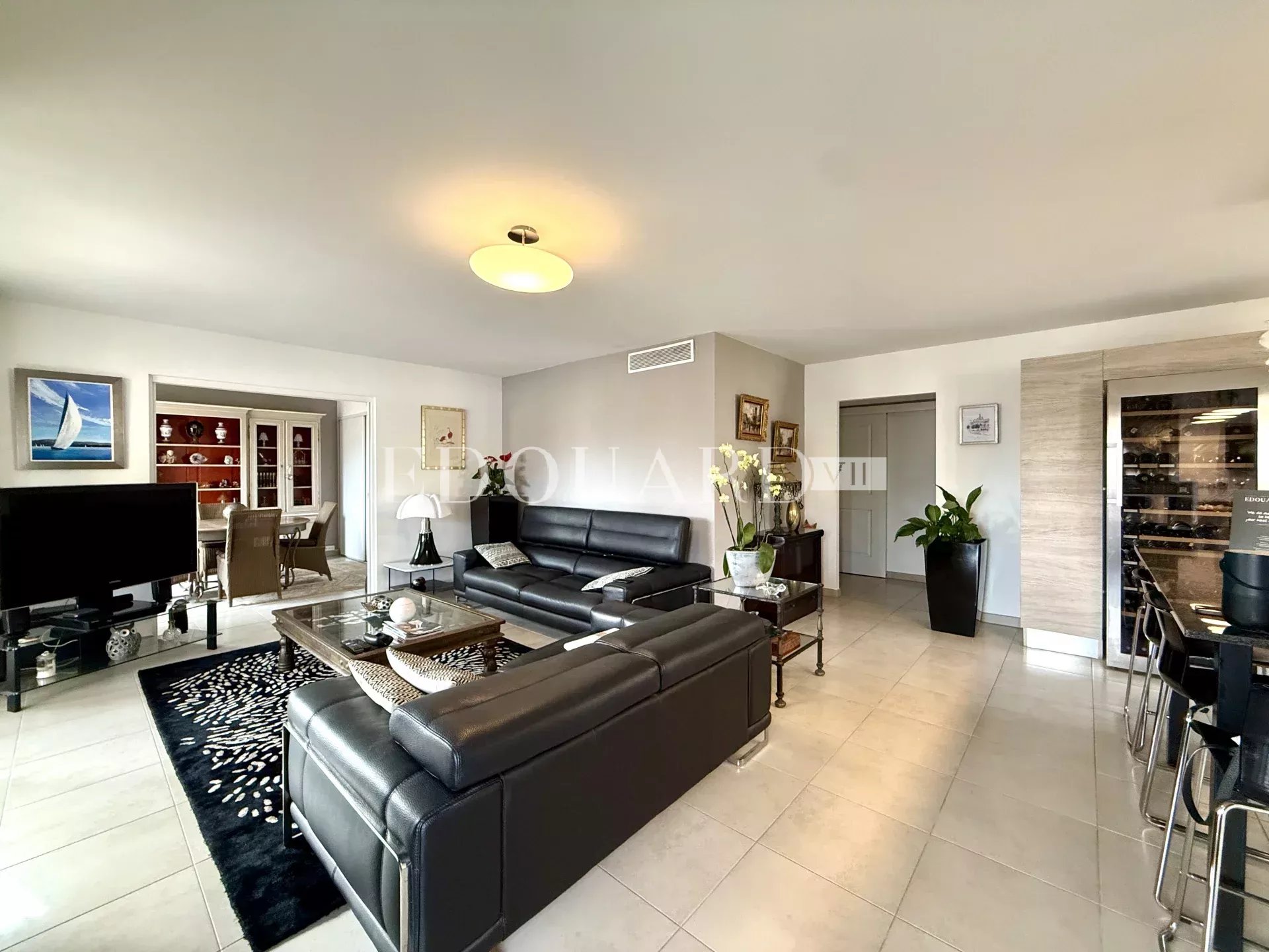 3 Bed, 2 Bath, ApartmentFor Sale, Menton, Alpes-Maritimes