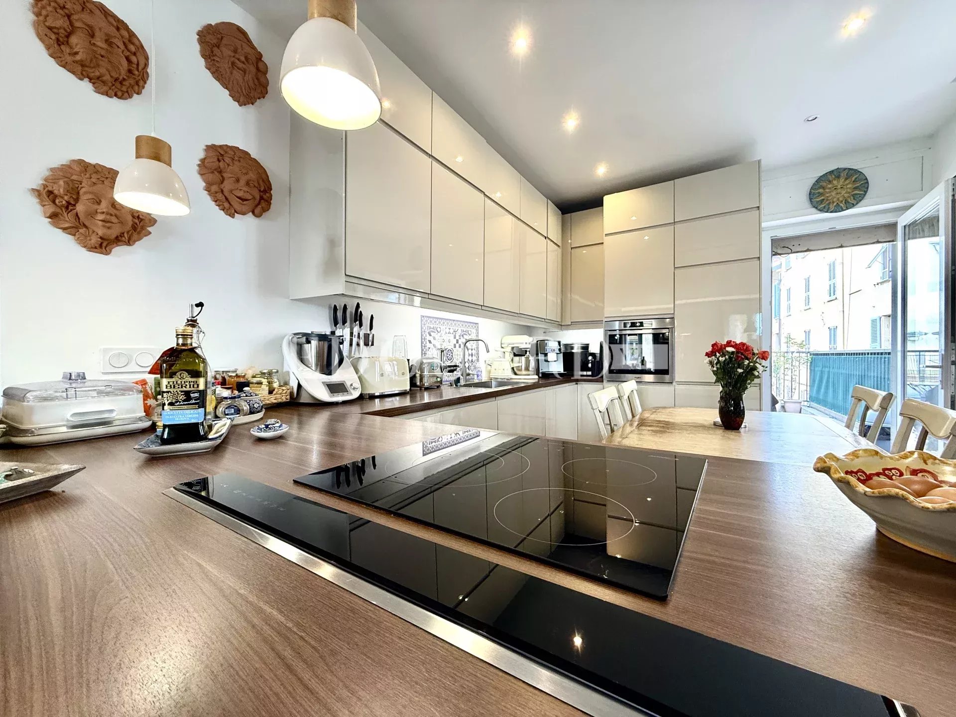 3 Bed, 2 Bath, ApartmentFor Sale, Menton, Alpes-Maritimes