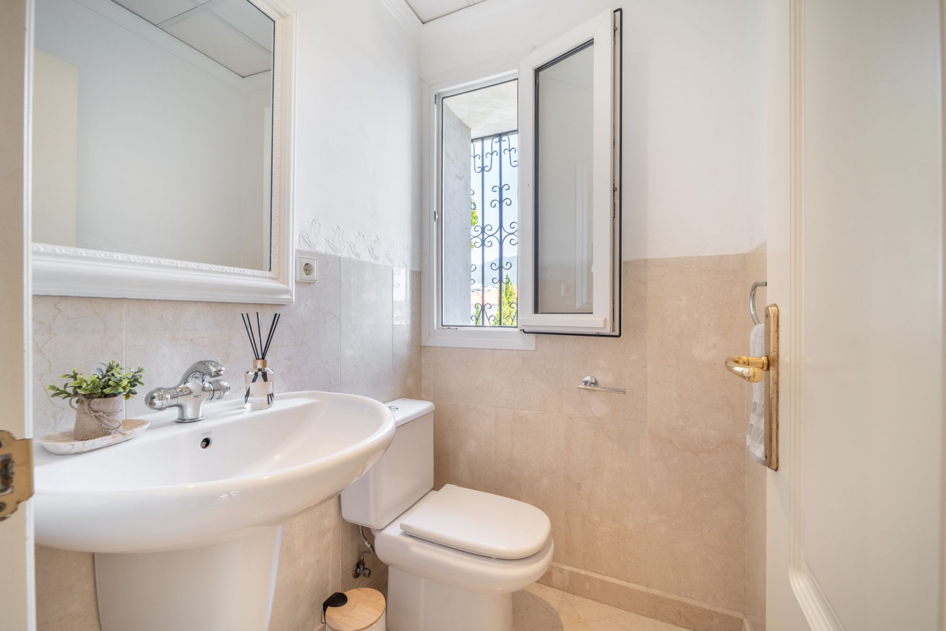 4 Bed, 5 Bath, HouseFor Sale, Marbella, Malaga