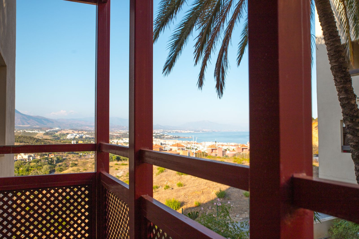 2 Bed, 2 Bath, ApartmentFor Sale, La Duquesa, Malaga