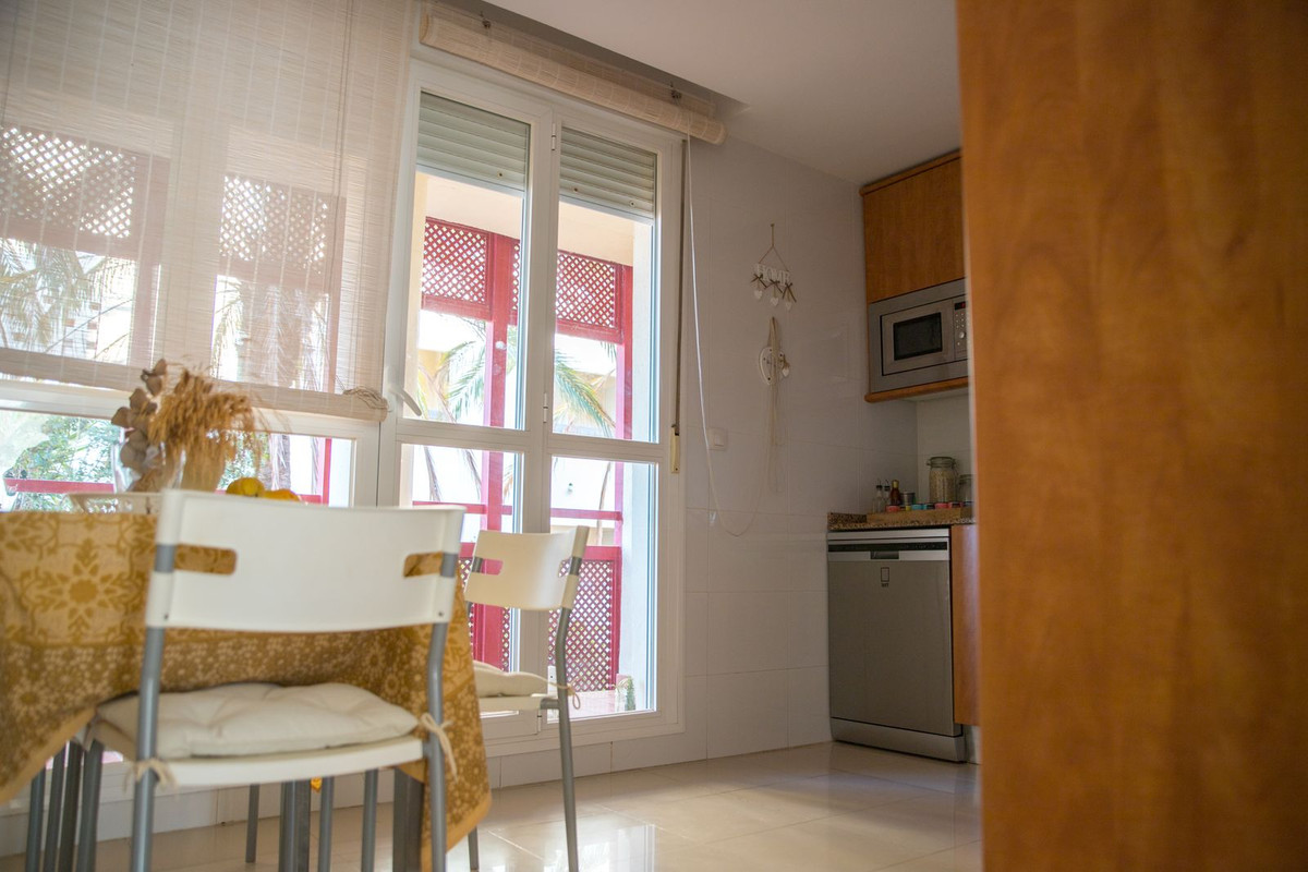 2 Bed, 2 Bath, ApartmentFor Sale, La Duquesa, Malaga