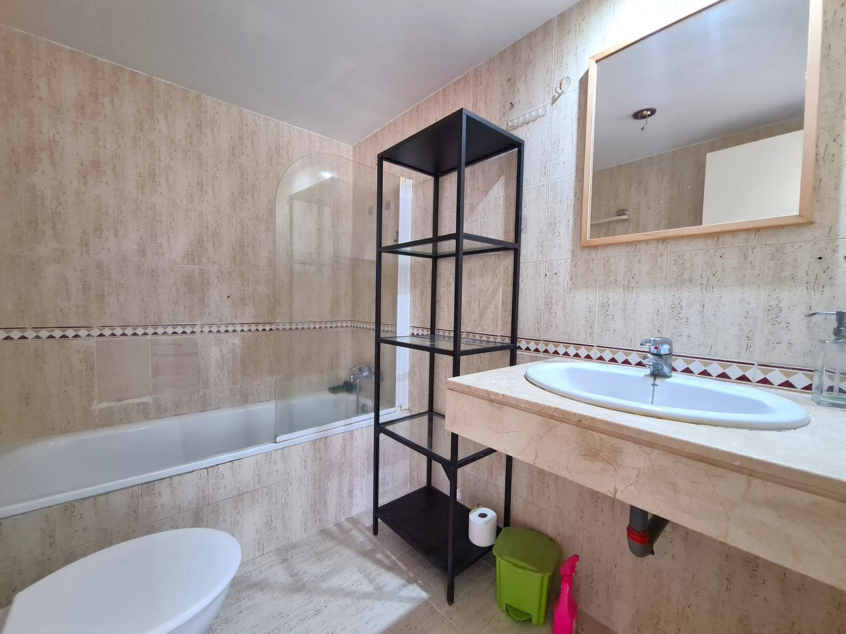1 Bath, ApartmentFor Sale, San Luis de Sabinillas, Malaga