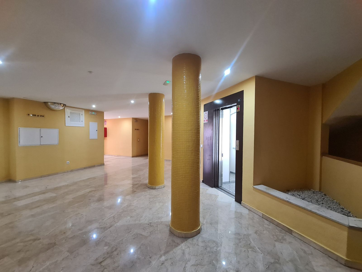 1 Bath, ApartmentFor Sale, San Luis de Sabinillas, Malaga