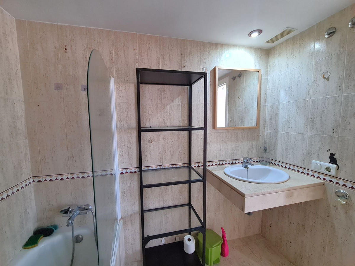 1 Bath, ApartmentFor Sale, San Luis de Sabinillas, Malaga