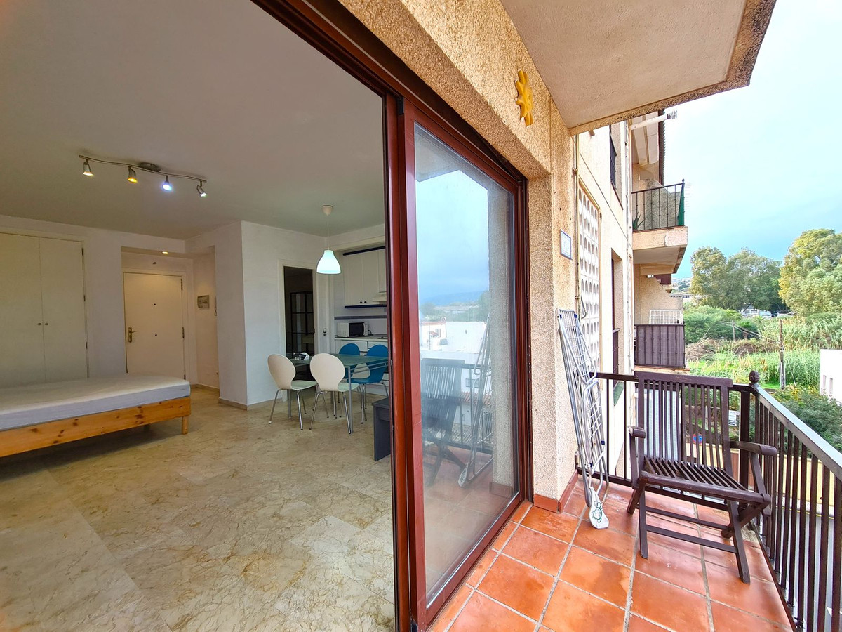 1 Bath, ApartmentFor Sale, San Luis de Sabinillas, Malaga