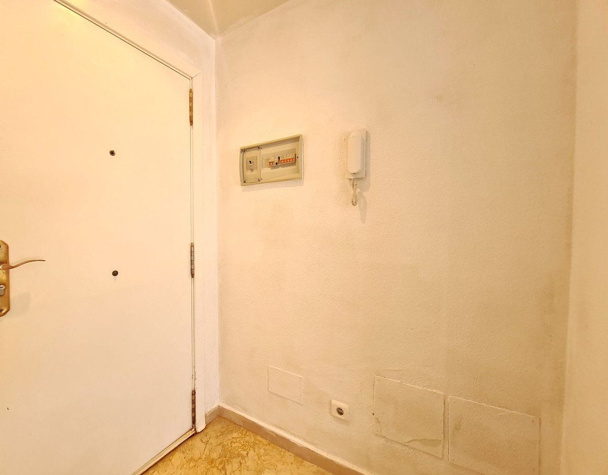 1 Bath, ApartmentFor Sale, San Luis de Sabinillas, Malaga