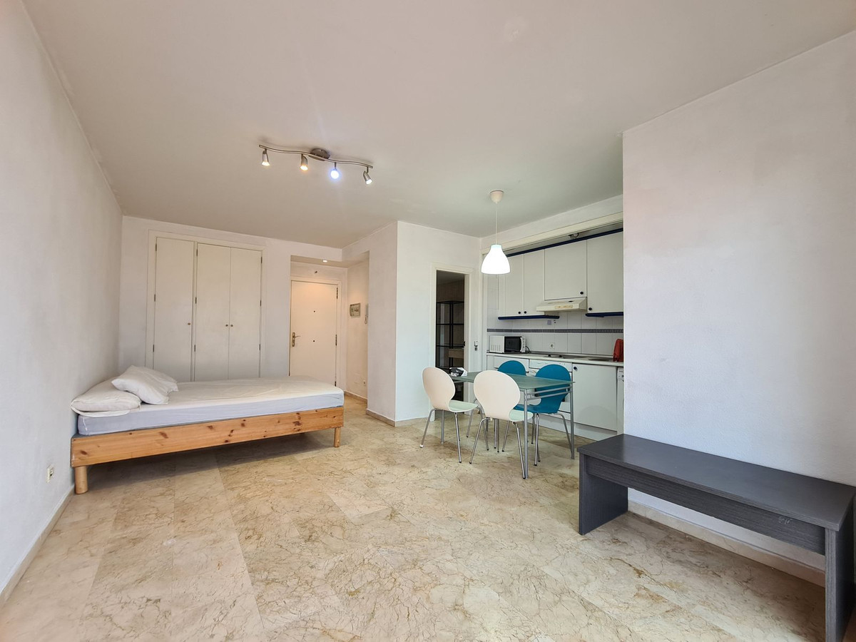 1 Bath, ApartmentFor Sale, San Luis de Sabinillas, Malaga