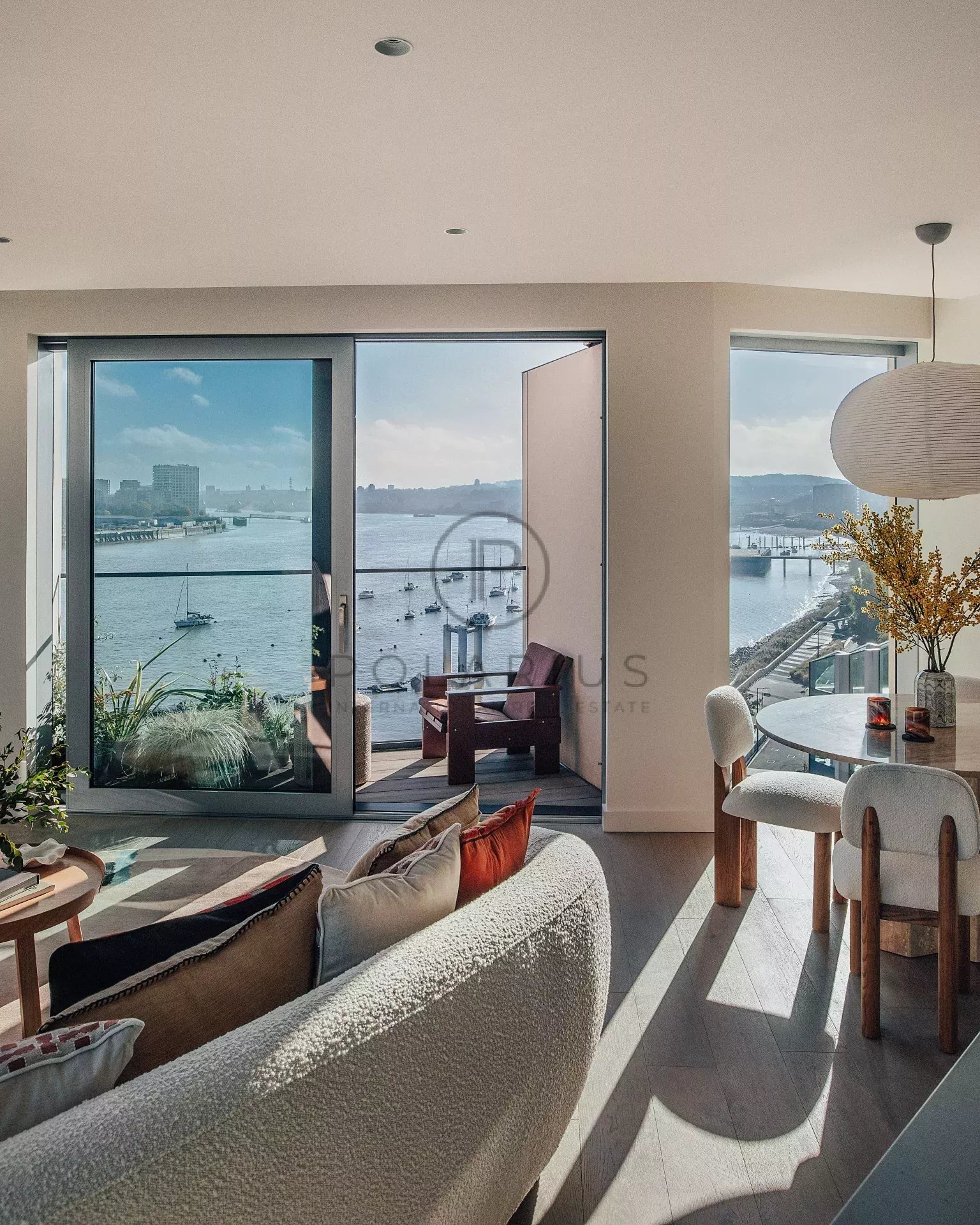 3 Bed, 2 Bath, ApartmentFor Sale, London, Greater London (city Of London)